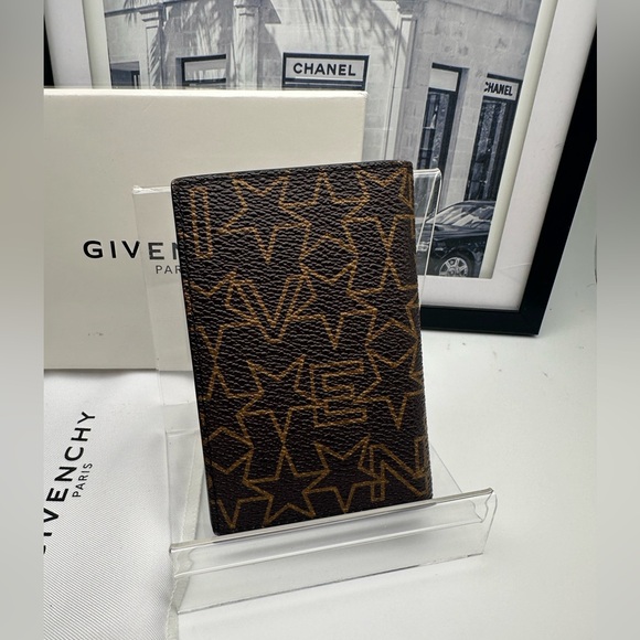 NEW Givenchy Card Holder - Picture 6 of 7